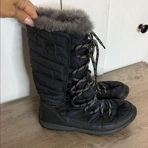 Sorel Whitney Quilted Black Winter Boots with grey lining US5 /23cm